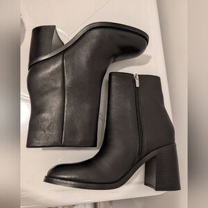 NWOT Marc Fisher Leather Lysia Black Booties sz 7.5